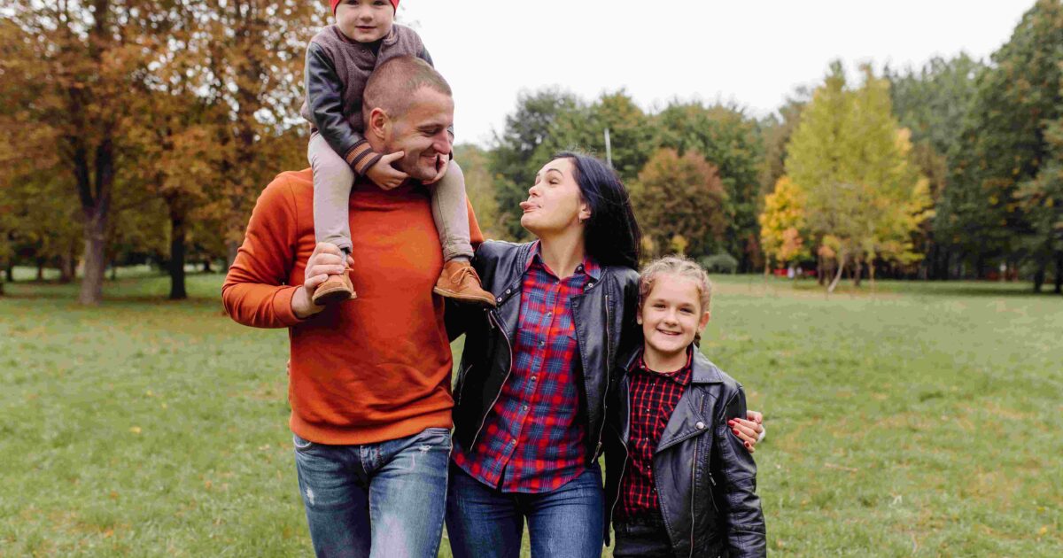 Chicos de tercera cultura - CTC - freepik