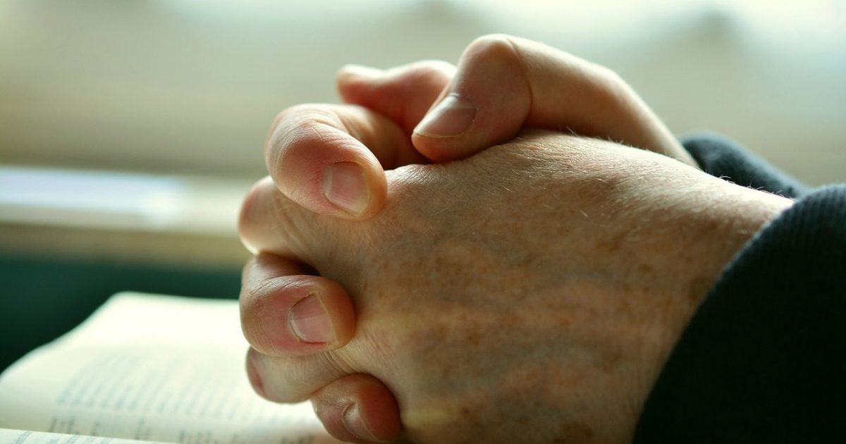 pray, hands, praying hands-2558490.jpg